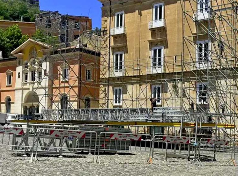palco concerto radio2 cosenza