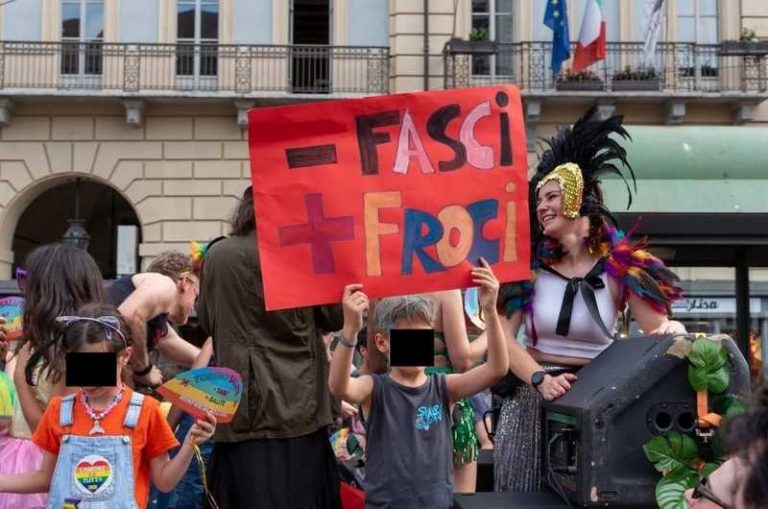 pride bambini fasci