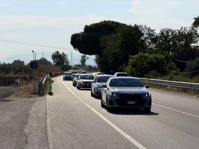traffico auto statale 106