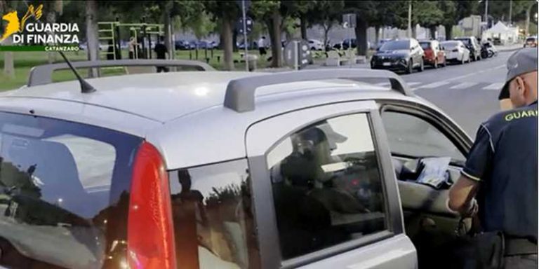 Guardia di Finanza Catanzaro controlli estivi