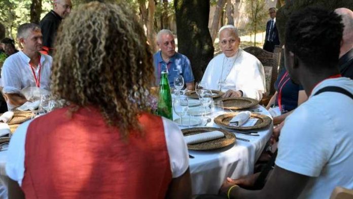 Papa Pranzo bisognosi poveri