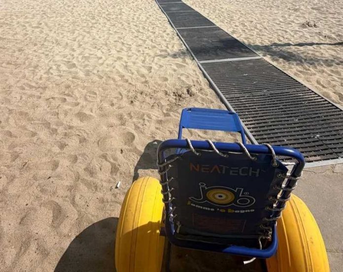 Pulizia spiagge passerelle sedie job vibo valentia