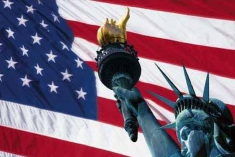 bandiera usa statua libertà