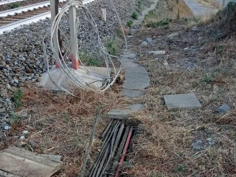 cavi ferrovia tranciati san lucido