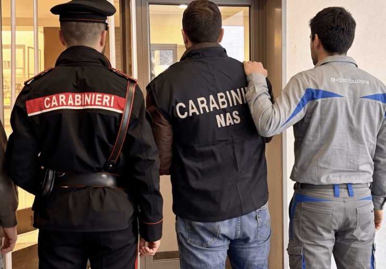 controllo carabinieri furto energia