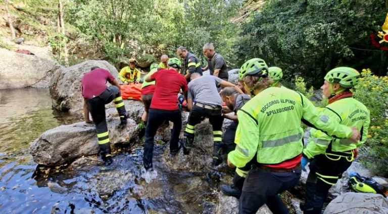 escursionista aspromonte cascata maesano