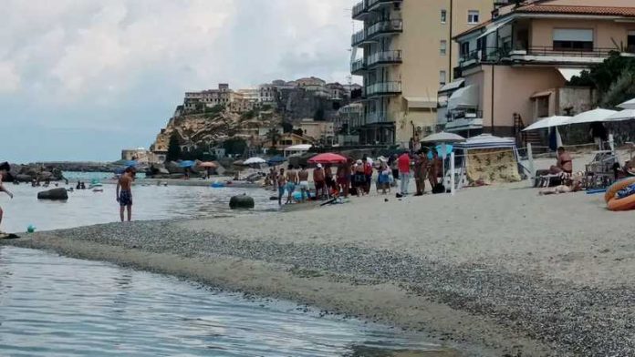 morto spiaggia pizzo