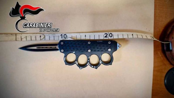 sequestro coltello carabinieri