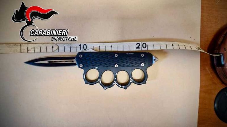 sequestro coltello carabinieri