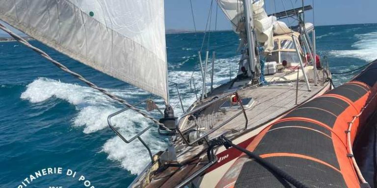 soccorso veliero crotone