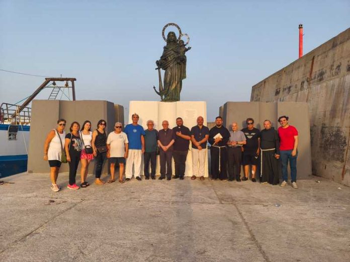 statua madonna porto catanzaro