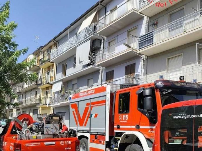 vigili del fuoco esplosione appartamento san giovanni in fiore