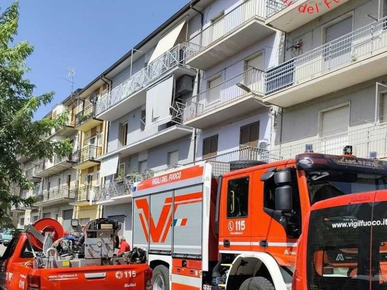 vigili del fuoco esplosione appartamento san giovanni in fiore