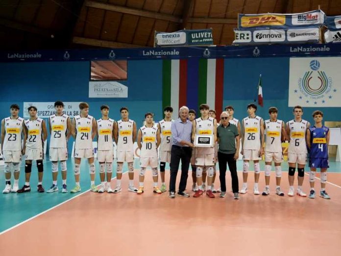 CONSEGNA TARGA ITALIA POLONIA - MARCO MARI E CARMELO SESTITO
