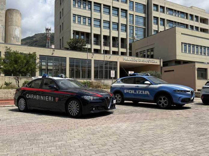 auto polizia carabinieri paola