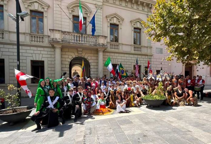 gruppi Estate Internazionale del Folklore