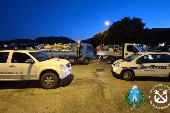 guardia costiera sequestro ombrelloni lettini steccato cutro