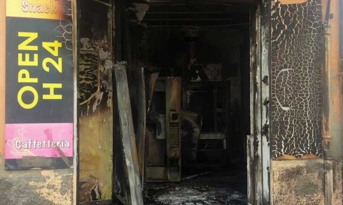 negozio incendiato gioia tauro
