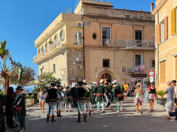 parata storica tropea