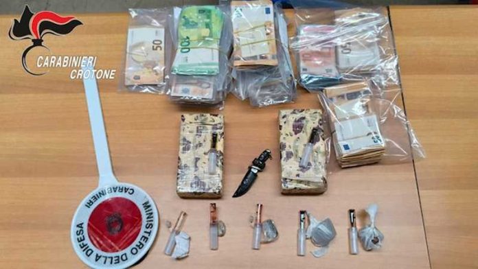sequestro droga eroina crotone
