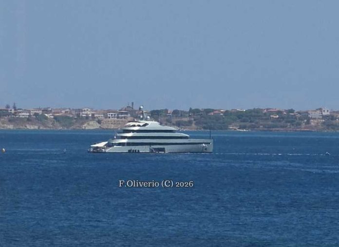 superyacht Savannah Le Castella
