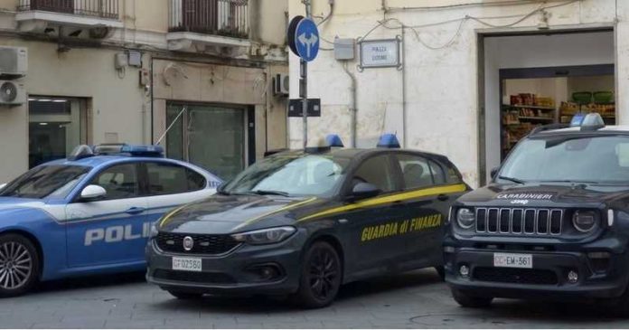 Polizia Crotone interforze carabinieri e finanza