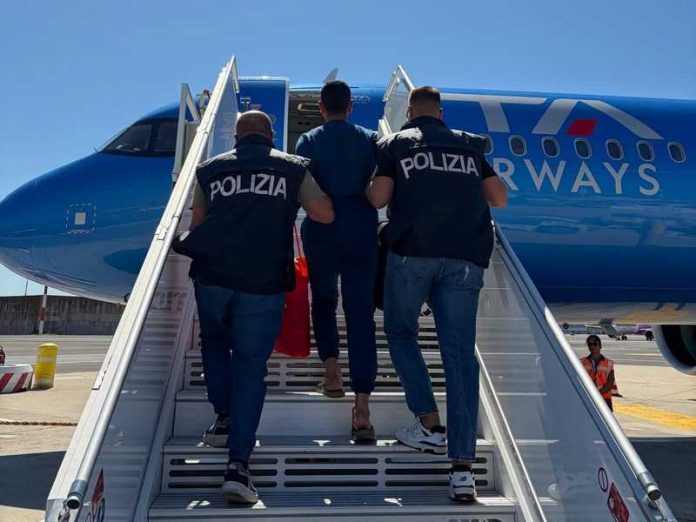 Polizia Crotone rimpatrio egiziano