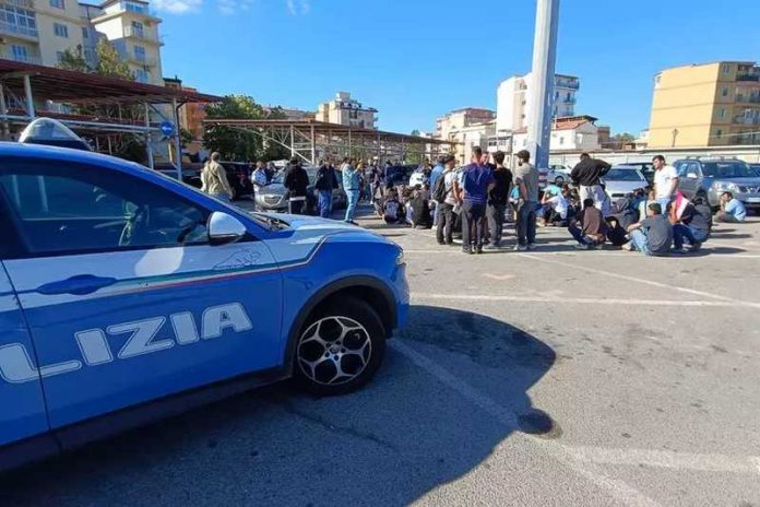 migranti crotone trasferimenti