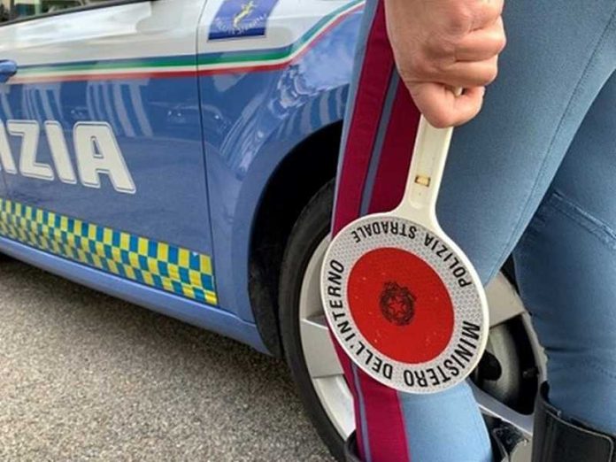 polizia auto paletta polziotto