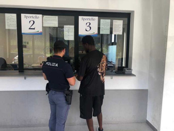 poliziotto immigrato catanzaro