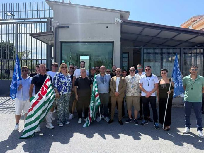 protesta lavoratori carcere paola