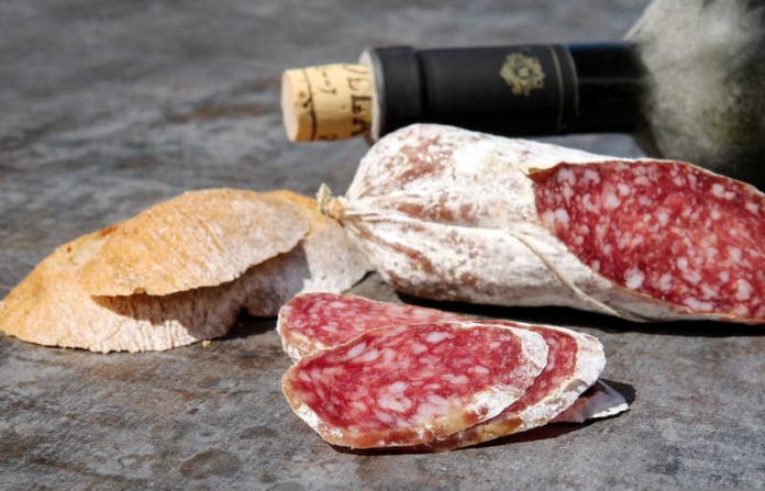 spaghi alimentari salumi pane