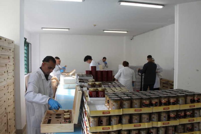 8_detenuti al lavoro area confezionamento Callipo presso Penitenziario Vibo Valentia