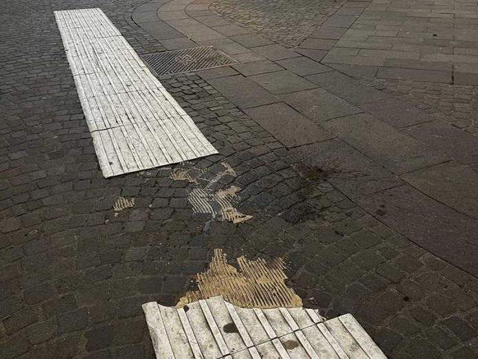 Percorsi tattili distrutti cosenza