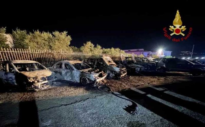 incendio concessionaria tarsia