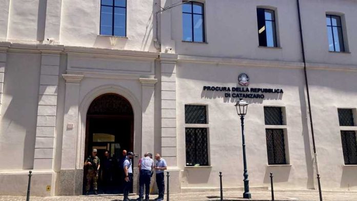 procura catanzaro_esterno