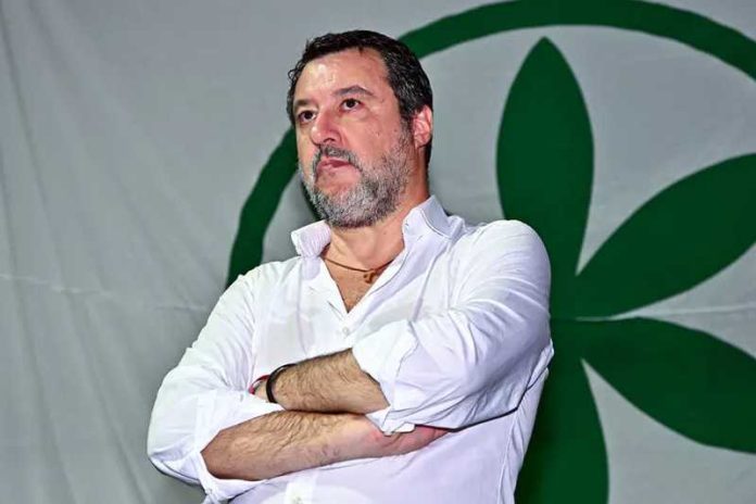 salvini bandiera lega