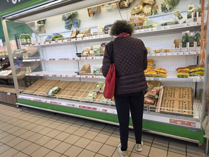 scaffali vuoti supermercato md cosenza