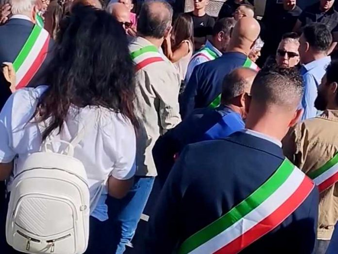 sindaci in sfilata a Davoli